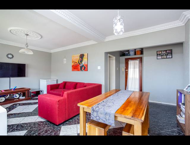 2 BEDROOM APARTMENT FOR SALE IN KENILWORTH